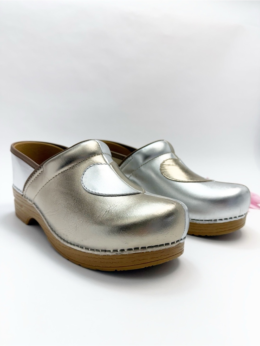 Dansko Limited Edition Twin Pro Chrome Clogs Silver Gold Heart Leather Metallic